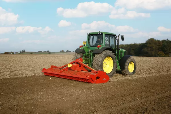 KUHN HR 404 D Power Harrow – Reliable & Versatile | KUHN